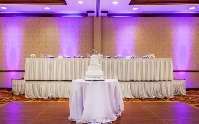 Crowne Plaza Milwaukee West