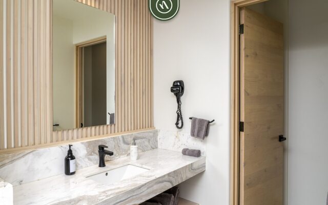 Tower 605 by Naya Homes