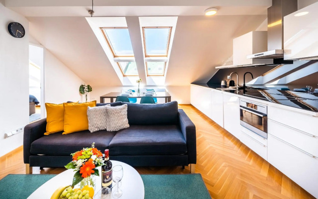 Luxurious Woodrow Wilson apt in Prague centre