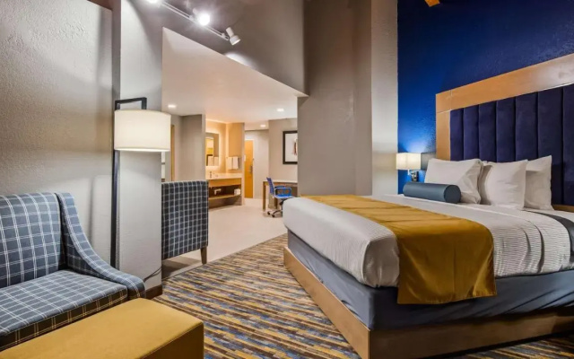Magnuson Hotel and Suites Lansing