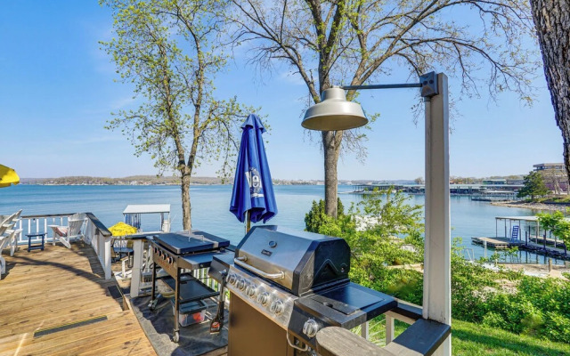 'bittersweet Lakefront Retreat' w/ Hot Tub & Dock!