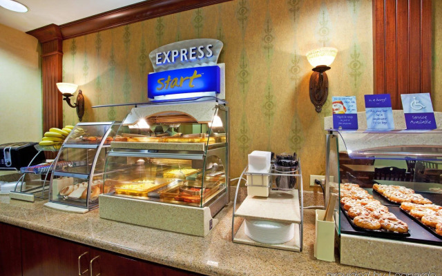 Holiday Inn Express Hotel & Suites Dayton-Centerville by IHG
