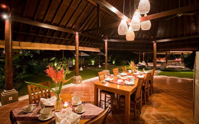 The Junno Villa