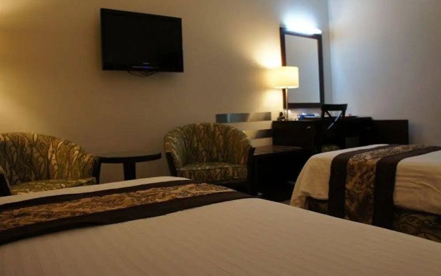 Boonmax Hotel L.L.C