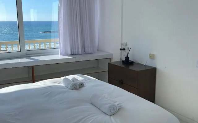 Panoramic Seaview Balcony Escape by Sea N Rent