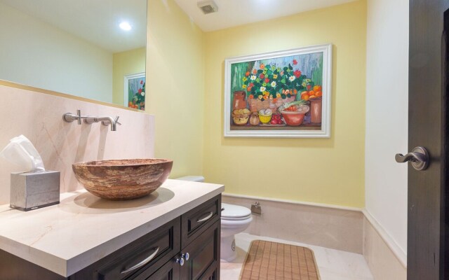 Luxurious 3 Bedroom Condo