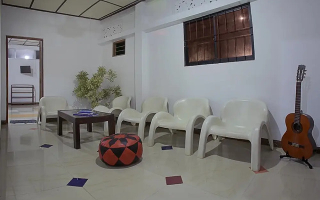 Aura City Hostel