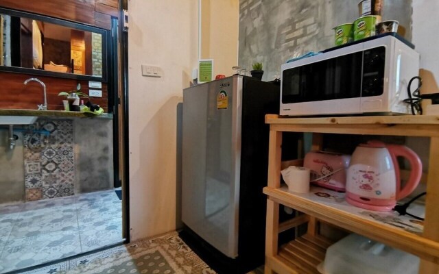 Gardenroom Home Stay And Cafe Suvarnabhumi