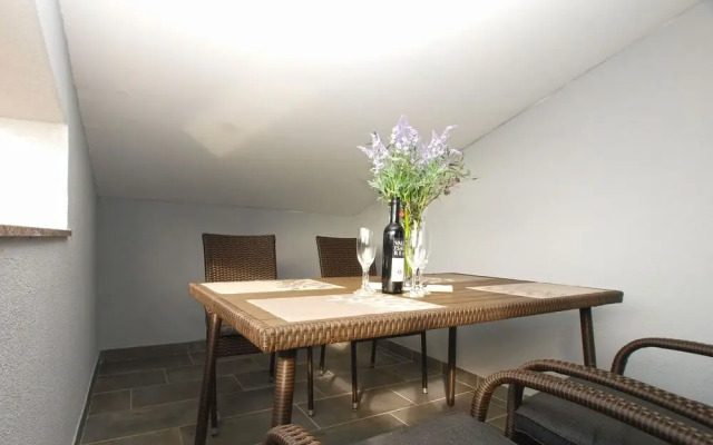 Apartment 1975