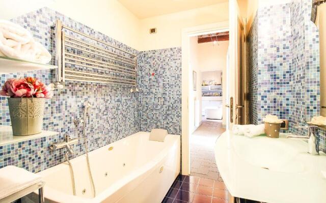 Apartment Guinigi with Private Courtyard