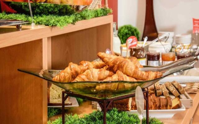 ibis Saint Lo La Chevalerie