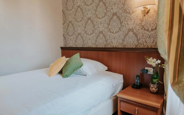 Hotel Flora