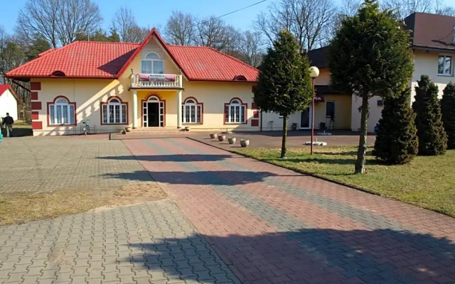 Hotel Pod Dębami