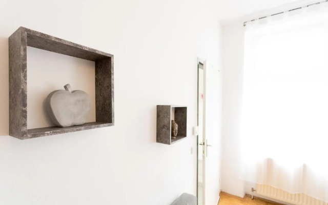 Lovely Two Level Apartment For Families