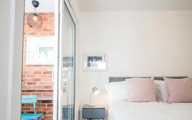 Host Stay Croydon Road Abode
