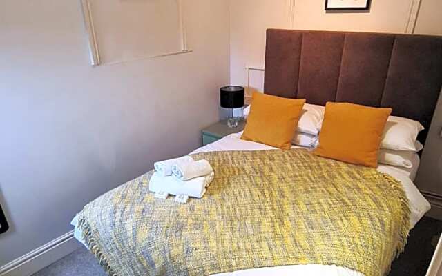 The Albert Hotel