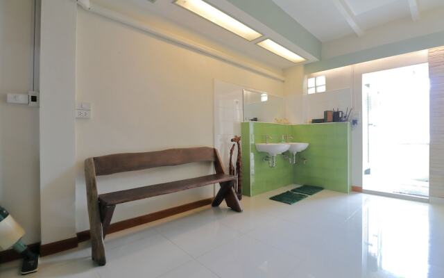 Saen Sabai Hostel