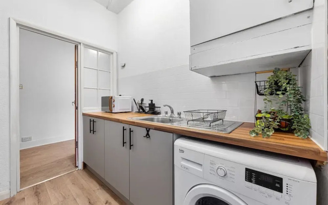 Elegant 1 Bdr Flat in Goodmayes w Free Parking