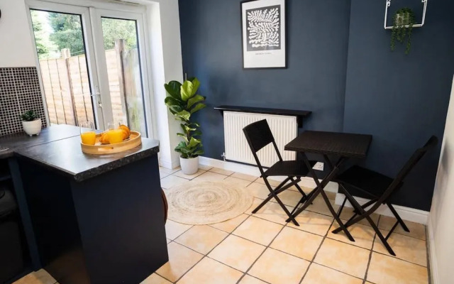 Lovely 2bedroom Home in Haydock With Free Parking