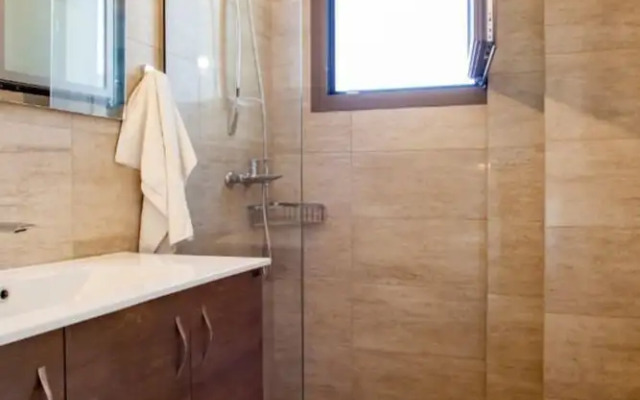 Luxurious Rikas Villa