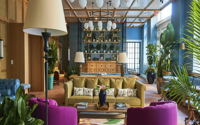 The Drayton Hotel Savannah, Curio Collection by Hilton