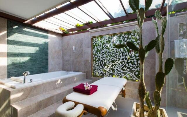 Dasiri Lakefront Villa Premium