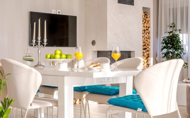 Luxury Villa White Velvet with Pool