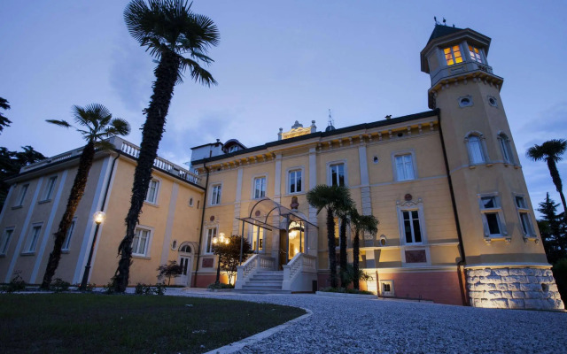 Villa Italia Luxury Suites and Apartments