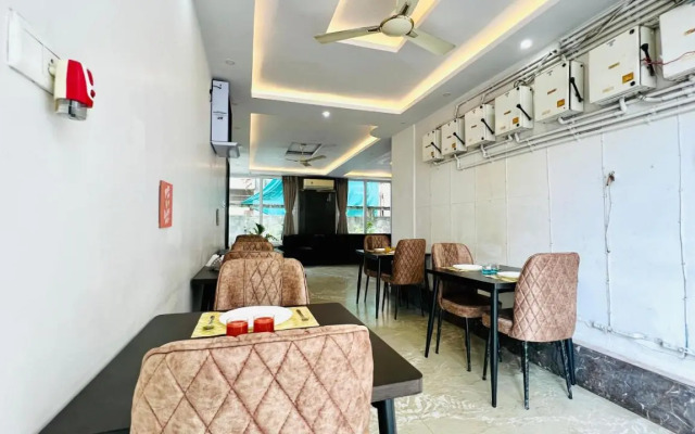 OYO 28208 99 Kombo Inn