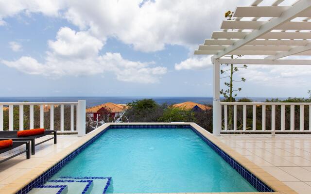 Private 5 Star Villa - Perfect Location & View