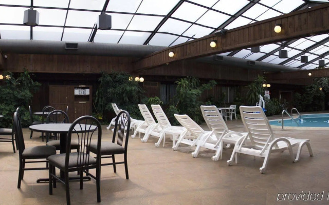 Greenfield Inn and Suites Elizabethtown, KY I65 Exit 94