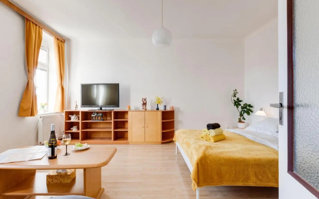 Sunshine Apartment near the City center