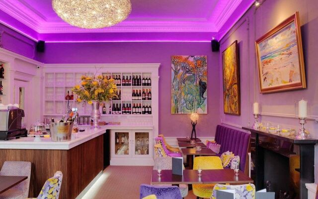 Ailsa Craig Hotel