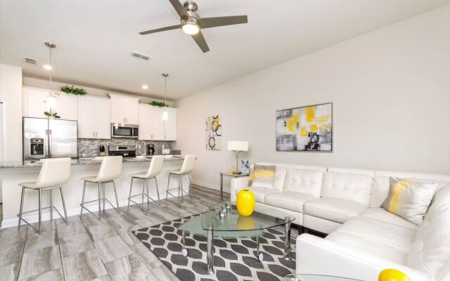 Juliet Circle Circle Villa Story Lake