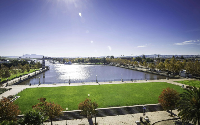 Hampton Inn & Suites Suisun City Waterfront