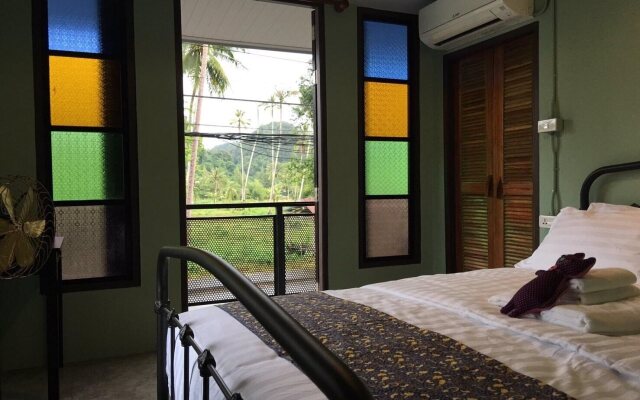 Talardkao Balcony Krabi - Hostel