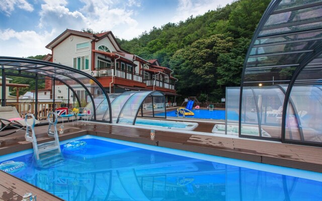 Glam House