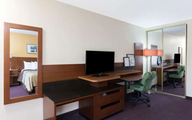 Days Inn & Suite Qualcomm Stadium/sdsu