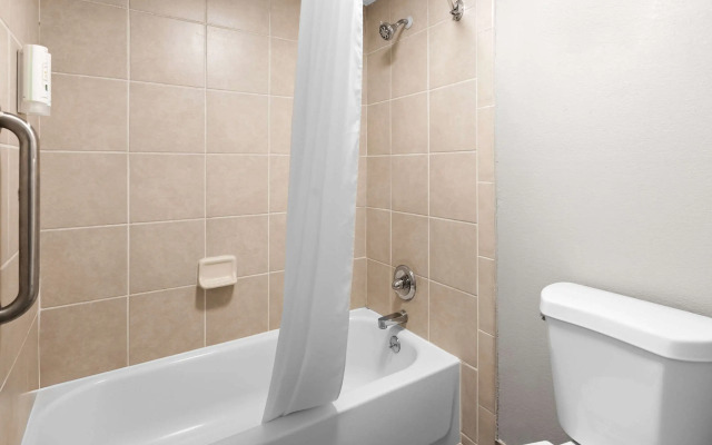 Quality Inn Nashville - Opryland Area