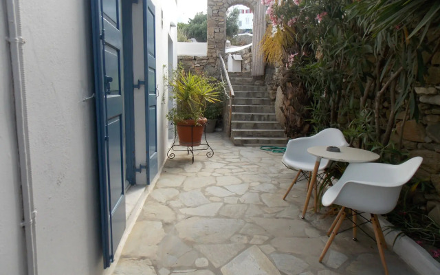 Studios and Suites Rania