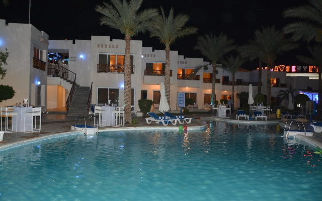 Magic Stay at Le Mirage Hotel