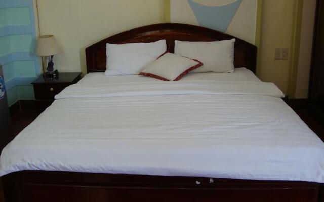 Rich Hotel