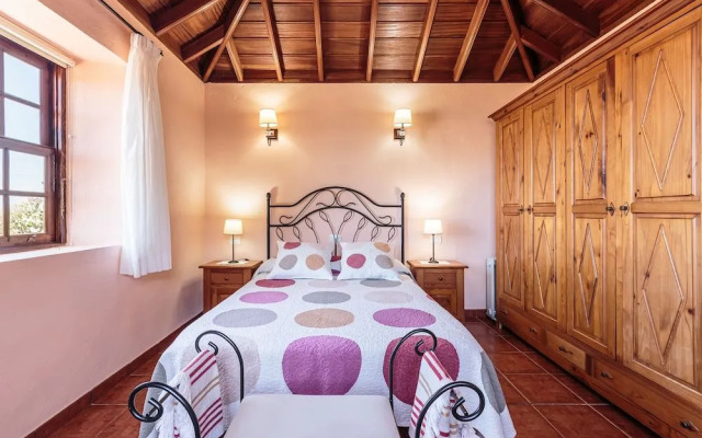 Casa Rural Los Hondos by Isla Bonita