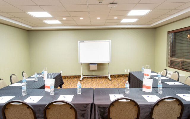 Holiday Inn Express Hotel & Suites Drayton Valley, an IHG Hotel