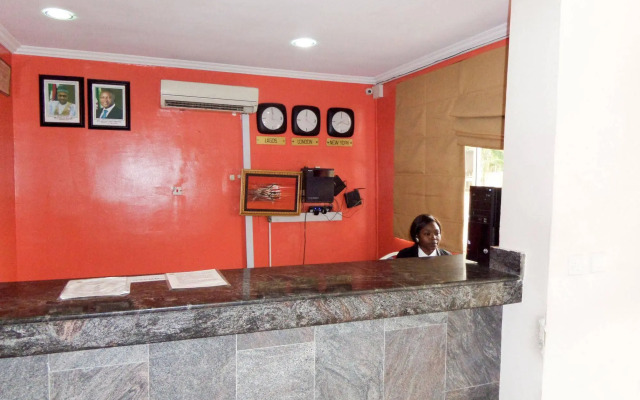 Le Real Hotel