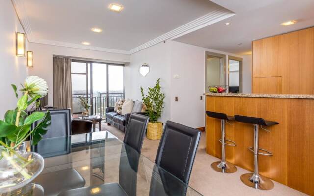 Metropolis 25th Floor with Balcony