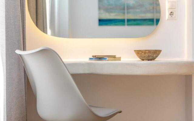 Sorokos Suite 8