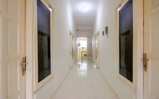 OYO 3083 D Kost 3 Syariah