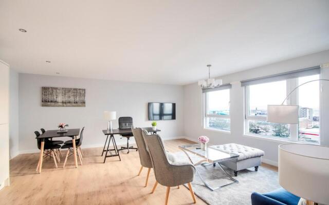 Luxury 2 Bed 2 Bath - Free Parking