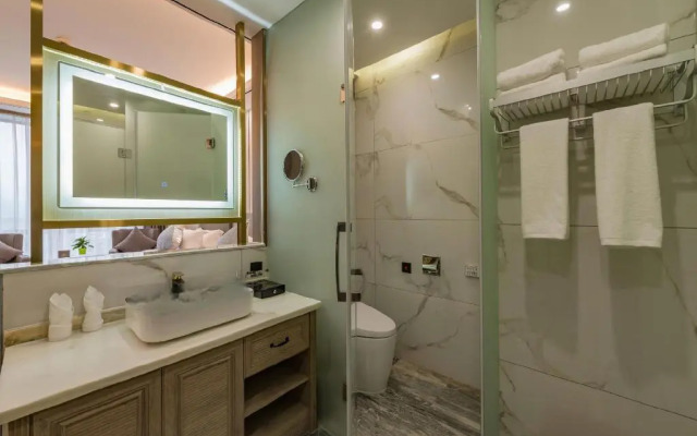 Rezen Hotel Wansheng International